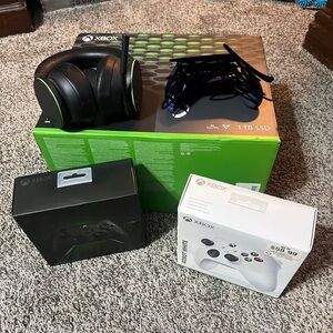 Xbox Black and White Wireless Controller